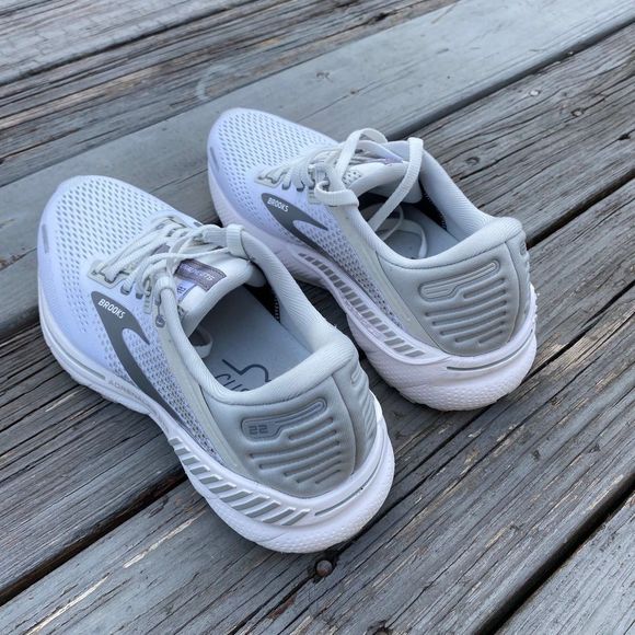 BROOKS ADRENALINE GTS 22 - Womens Running Shoes - SIZE 7 - Picture 2 of 12